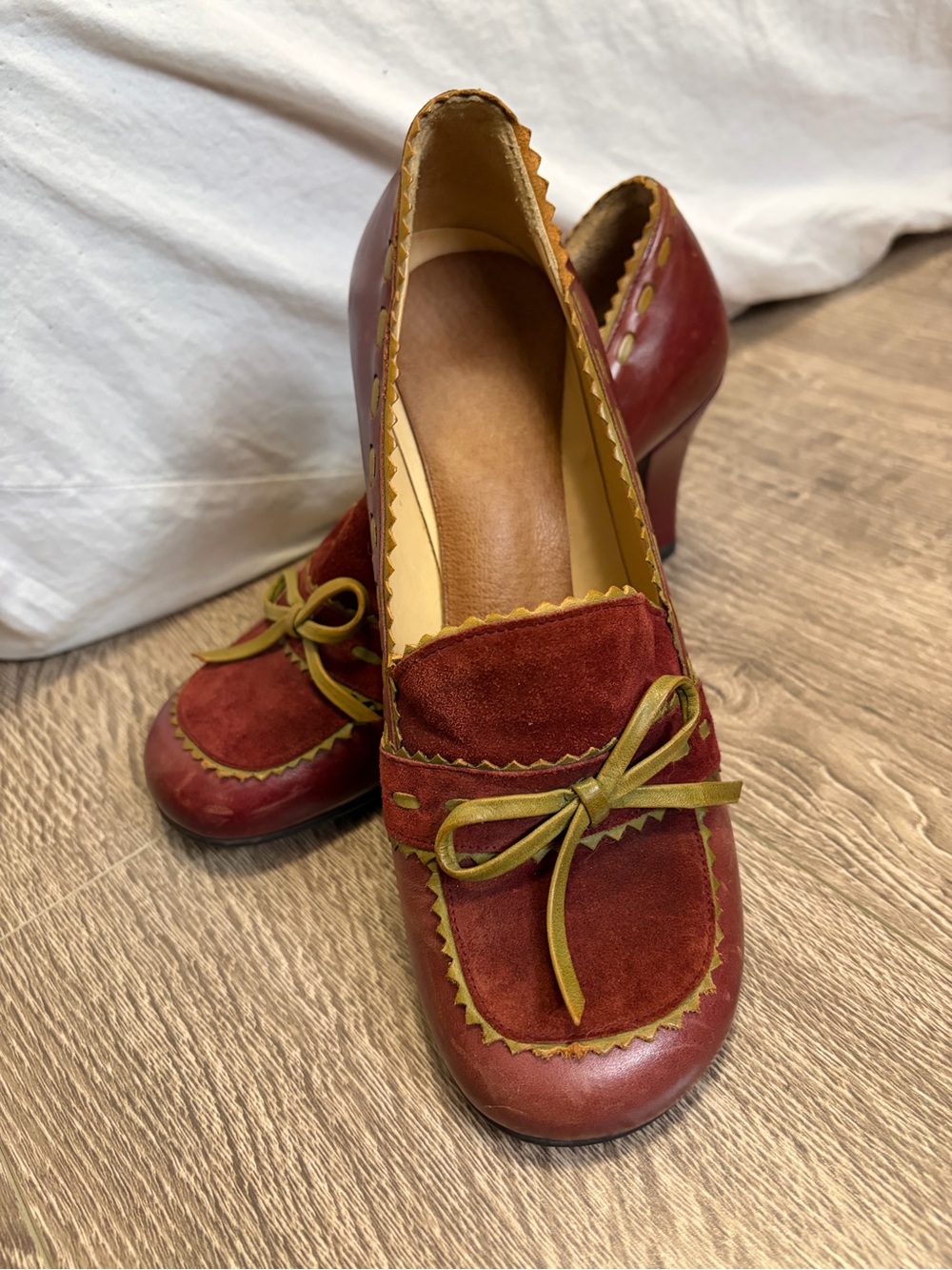 Vintage Giraudon Real Leather Bow Block Heels
